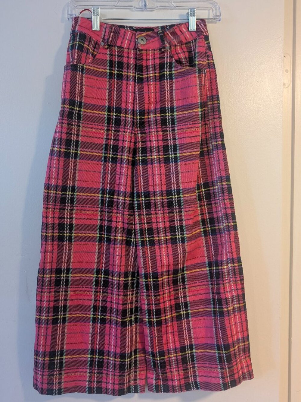 Pink plaid capri/ankle pants